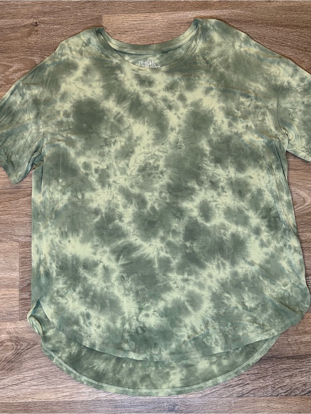 Time & Tru Super Soft Tie-Dye Women's Shirt - Green/Light Green Size Large 12-14